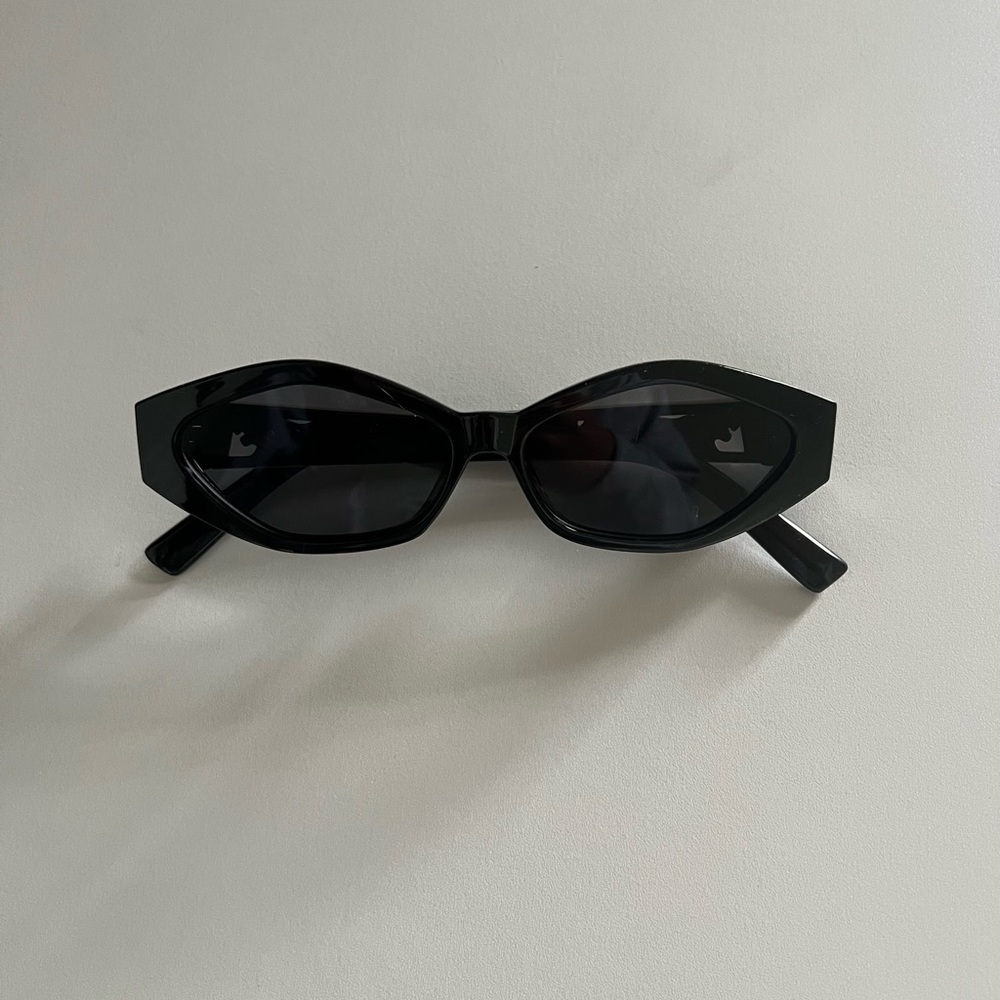 Black sunglasses